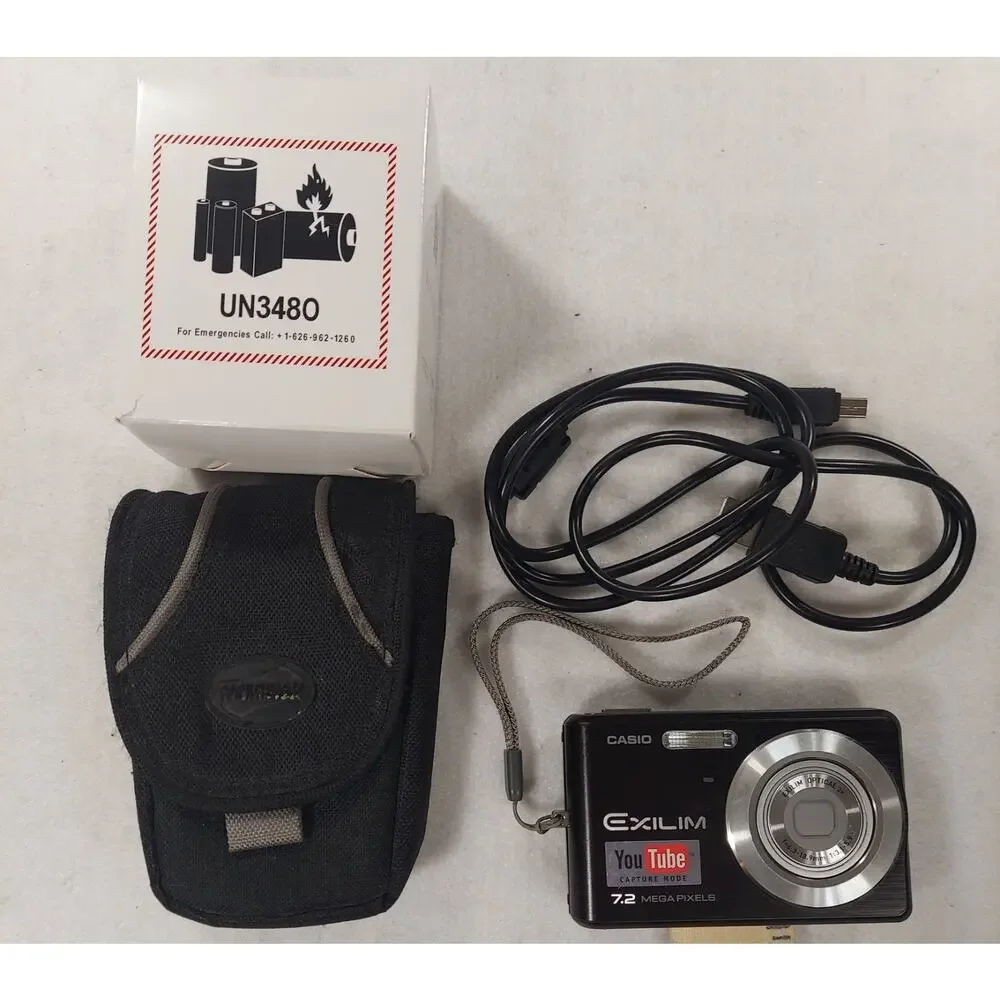 Casio EXILIM Youtube 7.2MP Compact Digital Camera Charger Batteries Cable Case